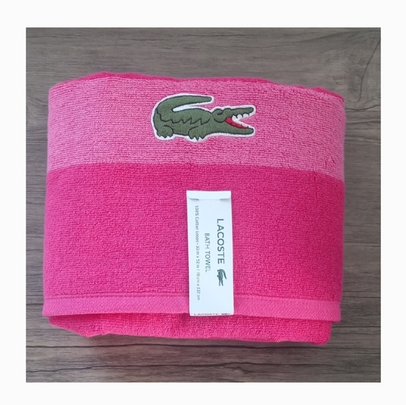 Lacoste Other - 🐊Lacoste Magenta Bath Towel